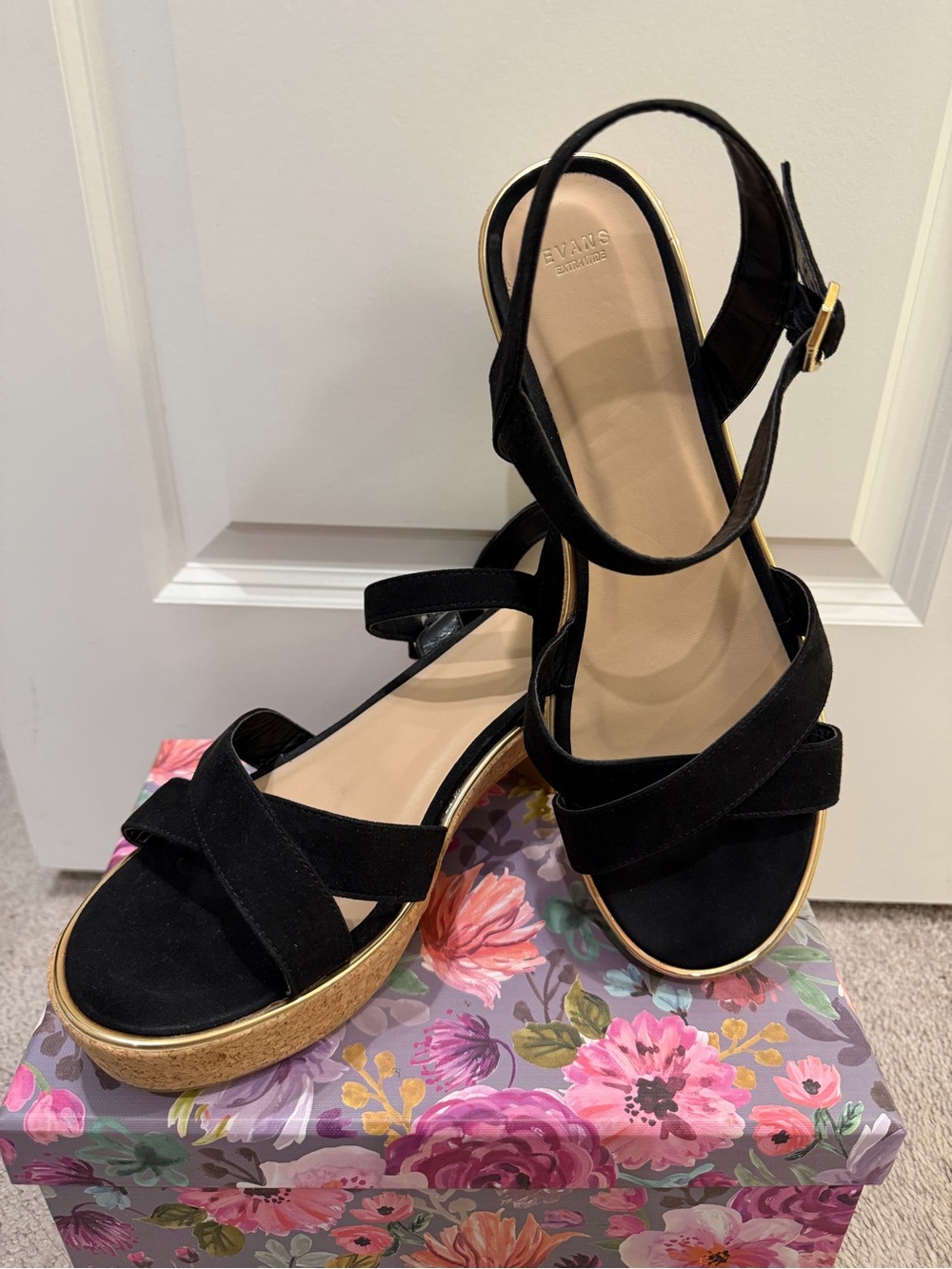 Evans Extra Wide Black Cork Wedge Sandals Gold Trim Size 12
